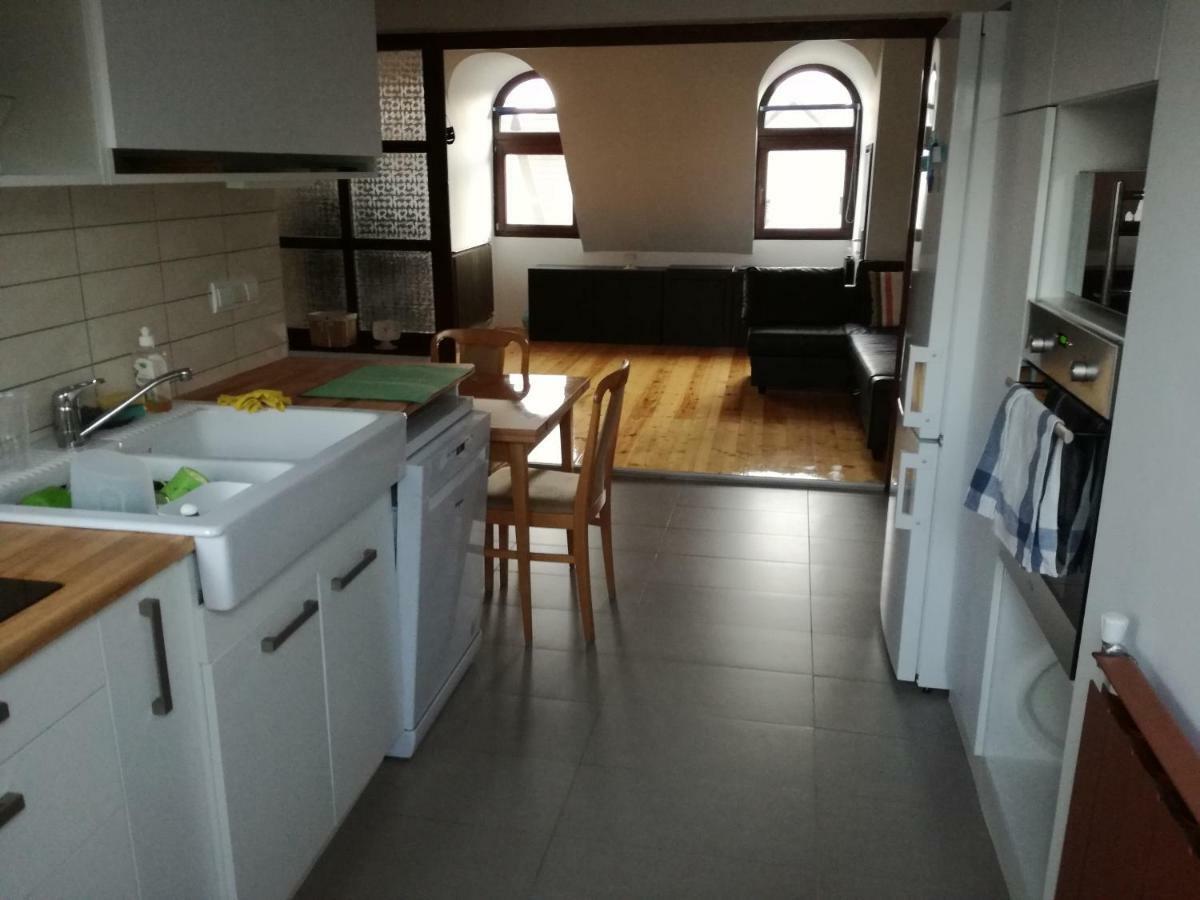 Aulich Apartman Мисколк Екстериор снимка